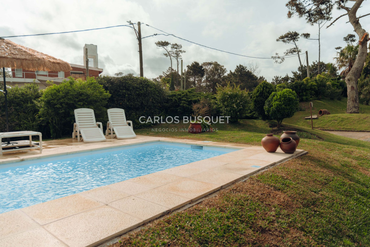 Casa ID.1400 - Hermosa casa en alquiler temporal playa mansa 4 dormitorios