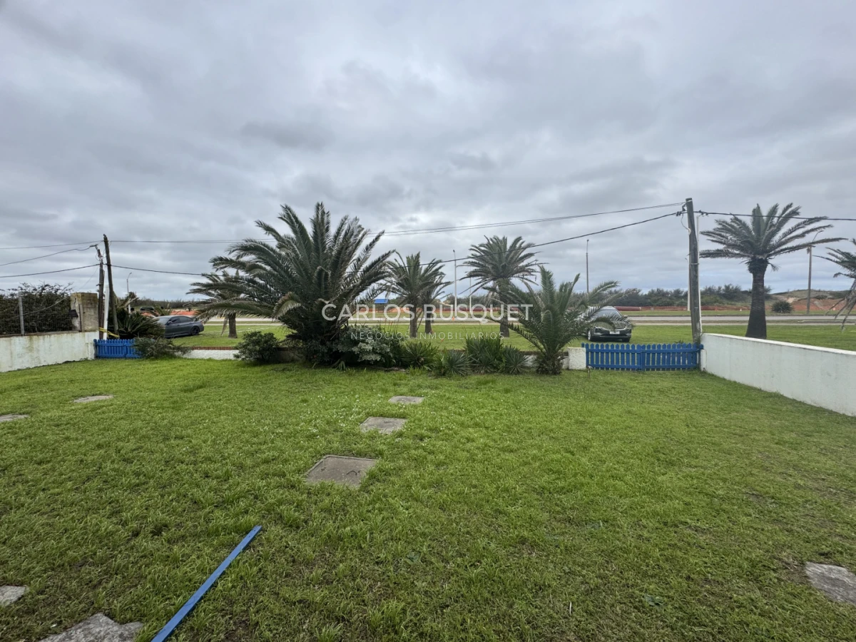 Casa ID.1790 - Casa en venta frente al mar playa Brava