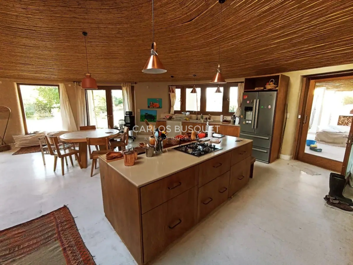 Casa ID.419 - Chacra en venta con casa de 4 dormitorios, en Camino Medellin.