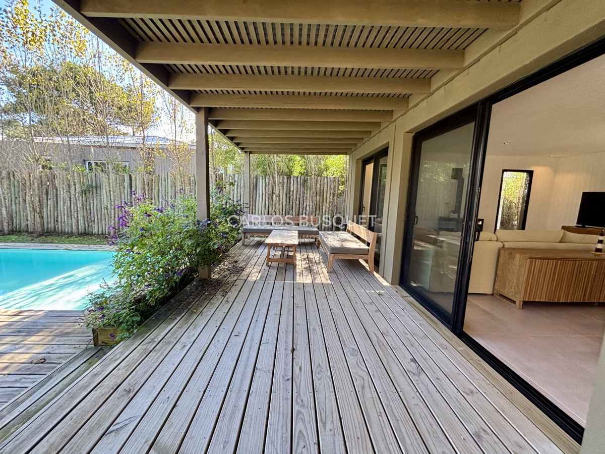 Casa ID.1034 - Casa en venta de 4 dormitorios en Jose Ignacio, barrio cerrado Pinar del Faro