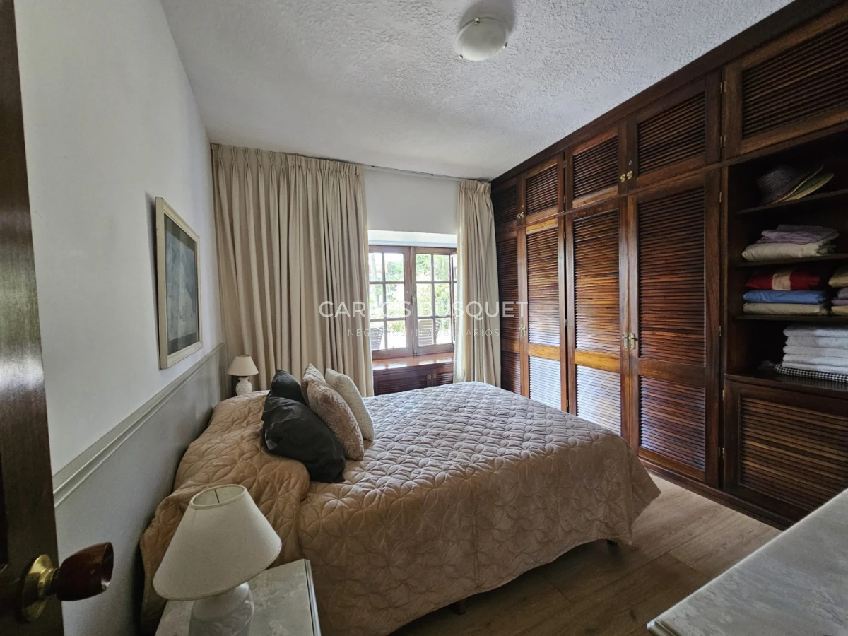 Casa ID.1513 - Gran casa en venta en zona comercial de Lugano San Rafael