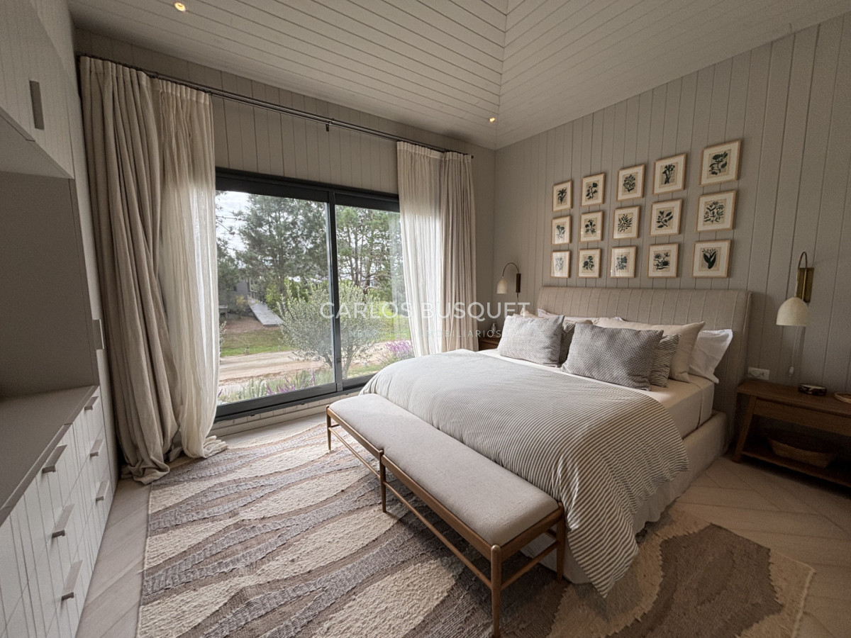 Casa ID.1655 - Casa en venta de 5 dormitorios en suite en Pinar del Faro, José Ignacio