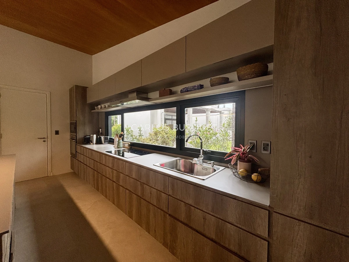 Casa ID.891 - Casa en venta de 4 dormitorios, en Rincon del Indio 