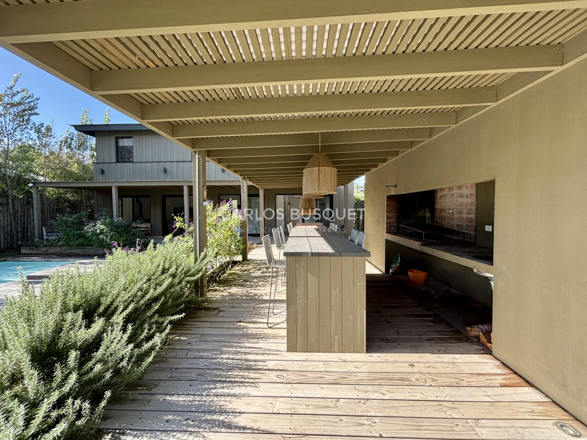 Casa ID.1034 - Casa en alquiler temporal de 4 dormitorios en Jose Ignacio, barrio cerrado Pinar del Faro