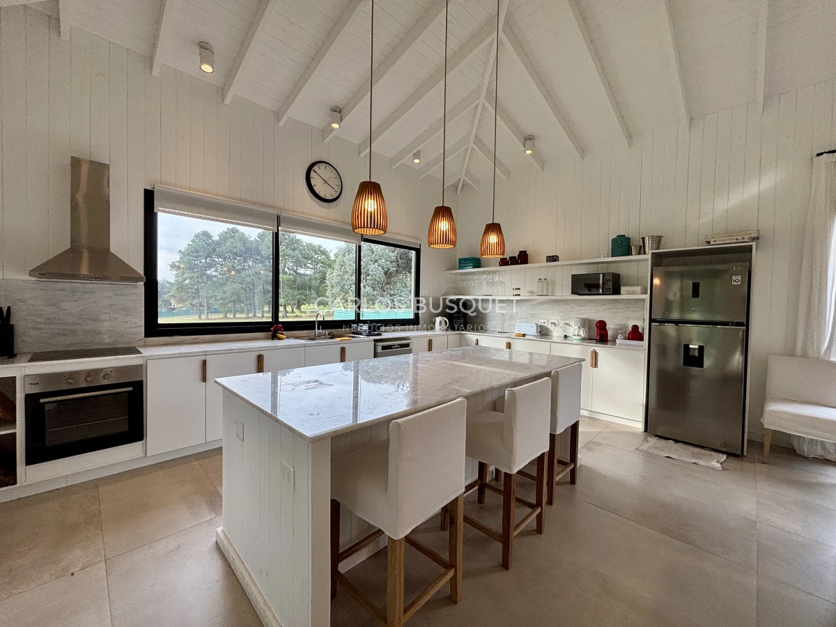 Casa ID.1094 - Casa en venta de 4 dormitorios en la Barra, Barrio Don Miguel 