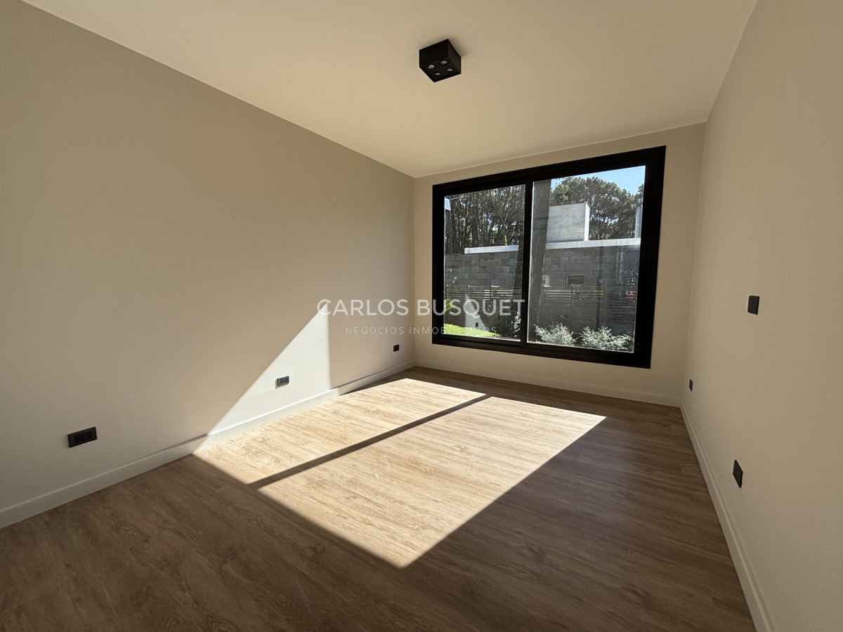 Casa ID.891 - Casa en venta de 4 dormitorios, en Rincon del Indio 
