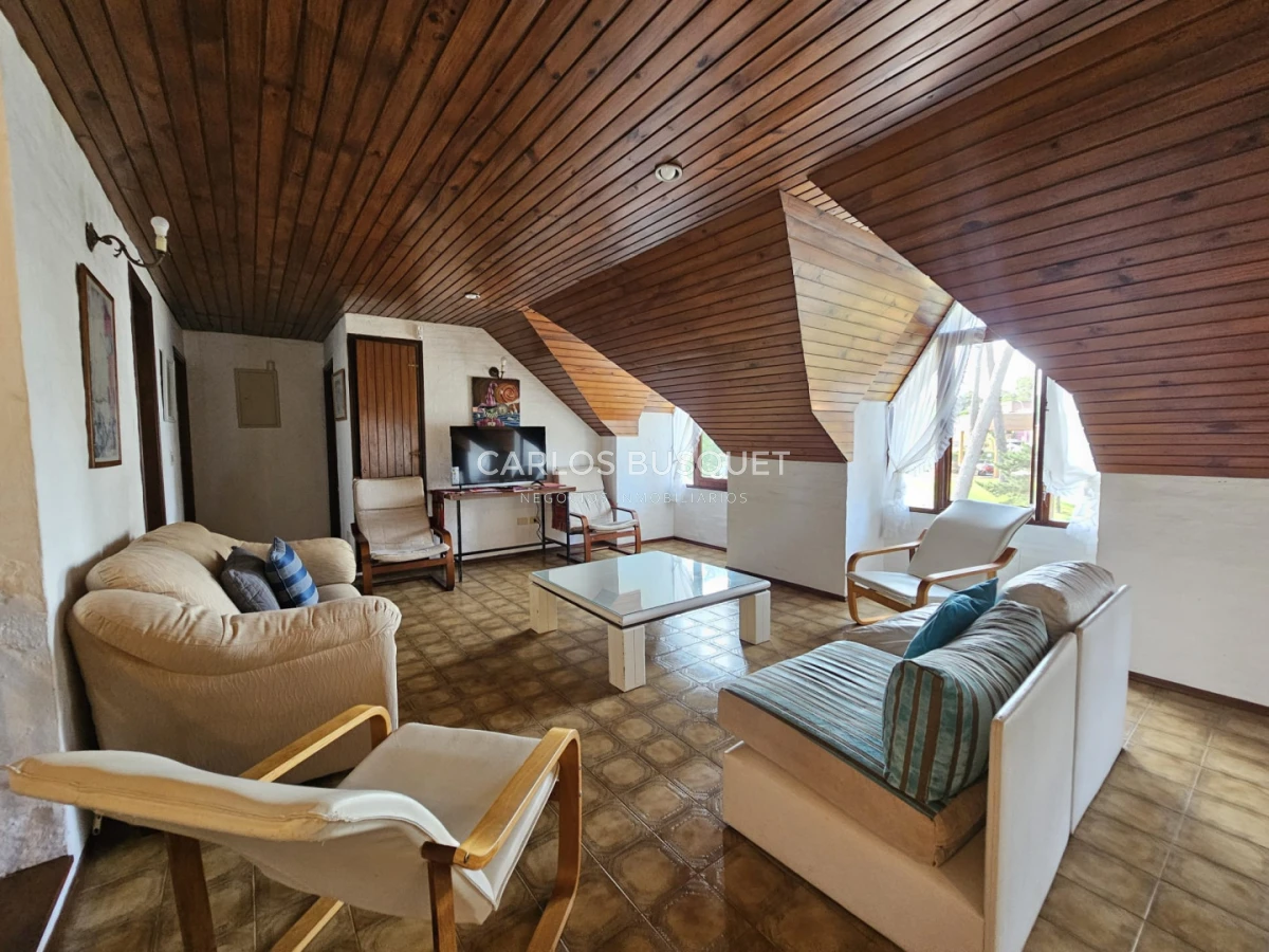 Casa ID.1513 - Gran casa en venta en zona comercial de Lugano San Rafael