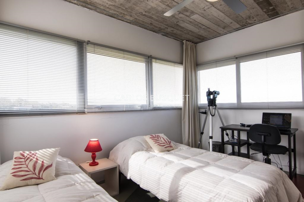 Casa ID.137 - Espectacular Casa en venta de 4 dormitorios, frente al mar en Santa Monica!