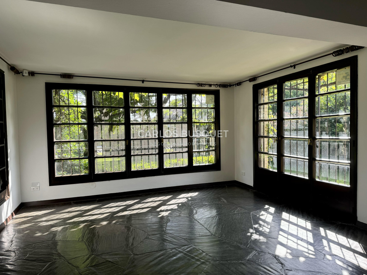 Casa ID.880 - Excelente propiedad en venta en playa mansa