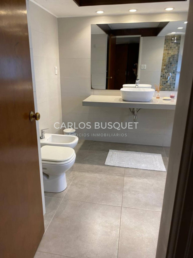 Casa ID.397 - Casa de 4 dormitorios en alquiler temporal en zona Mansa. 
