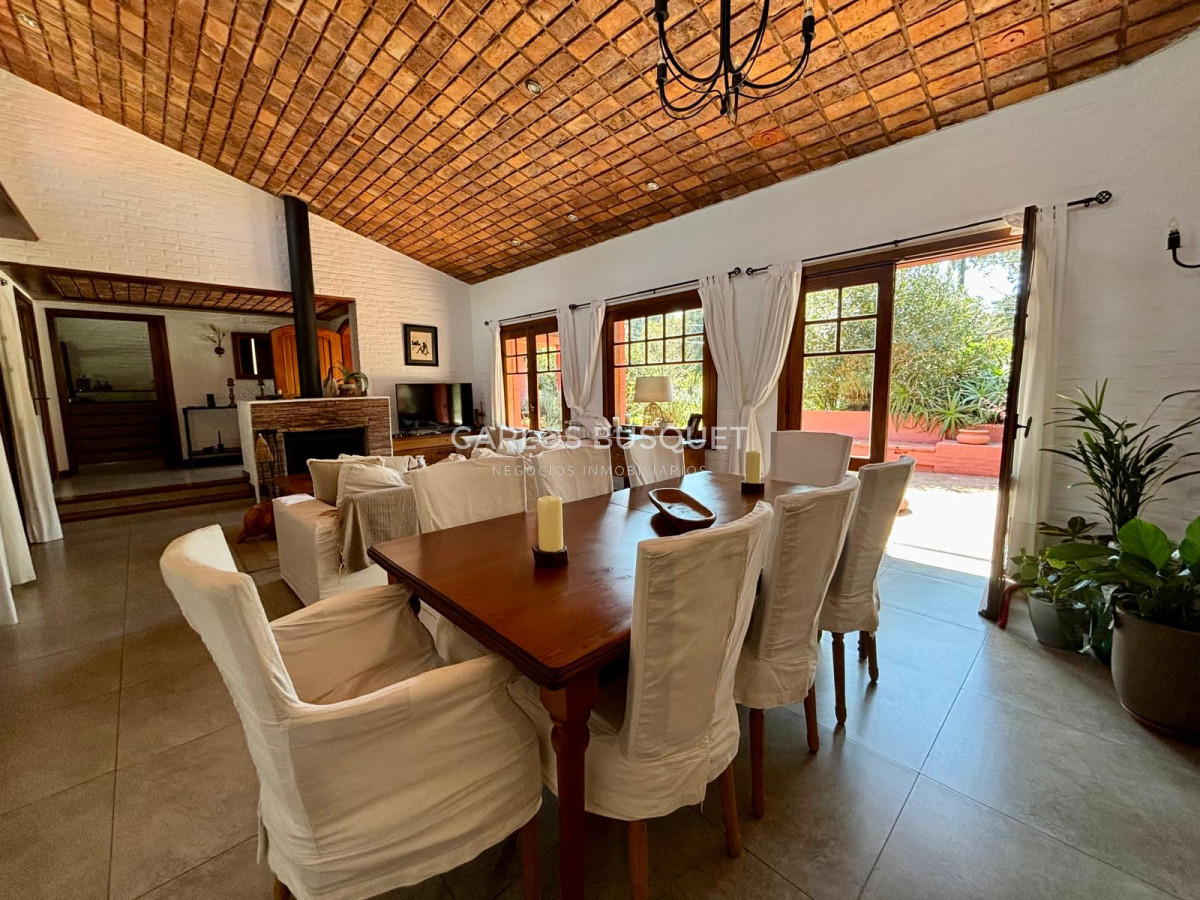 Casa ID.754 - Casa en alquiler temporal, de 4 dormitorios en San Rafael 
