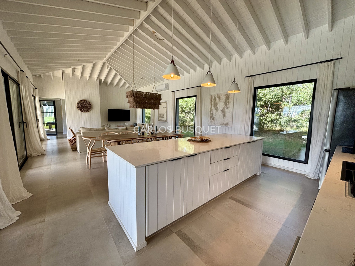 Casa ID.1035 - Casa a estrenar de 5 dormitorios en Jose Ignacio, Pinar del Faro