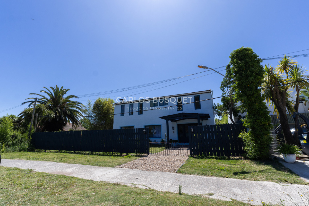 Casa ID.1437 - Casa en alquiler temporal de 5 dormitorios en suite, en La Barra