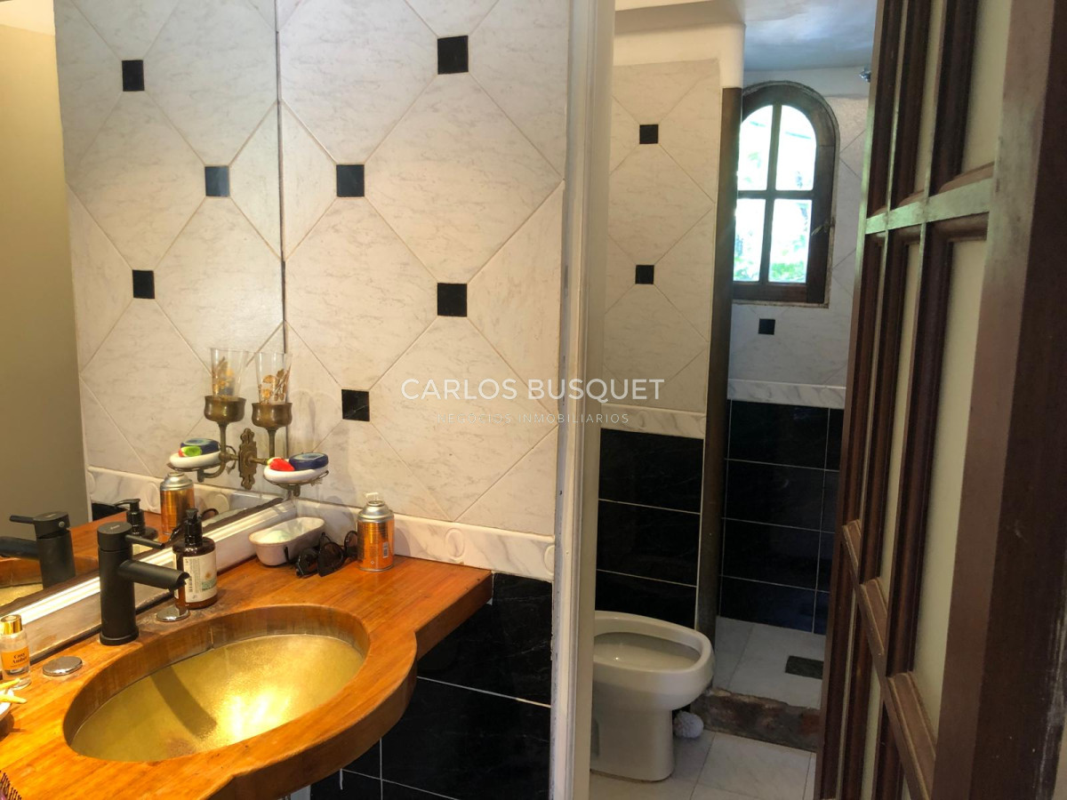 Casa ID.1071 - Casa en venta de 4 dormitorios en Pinares