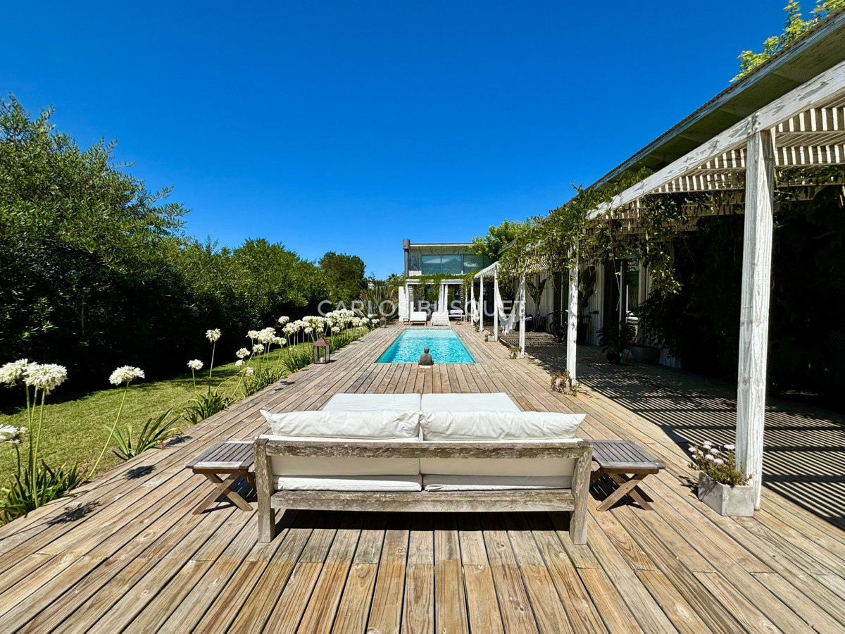 Casa ID.893 - Casa en alquiler temporal en de 4 dormitorios en Club de Mar, Jose Ignacio 