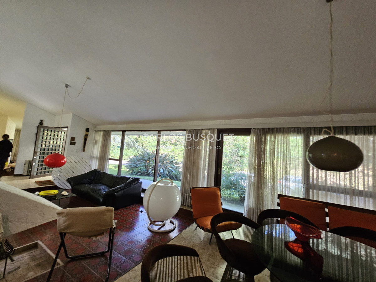 Casa ID.1512 - Casa en venta en barrio Lugano