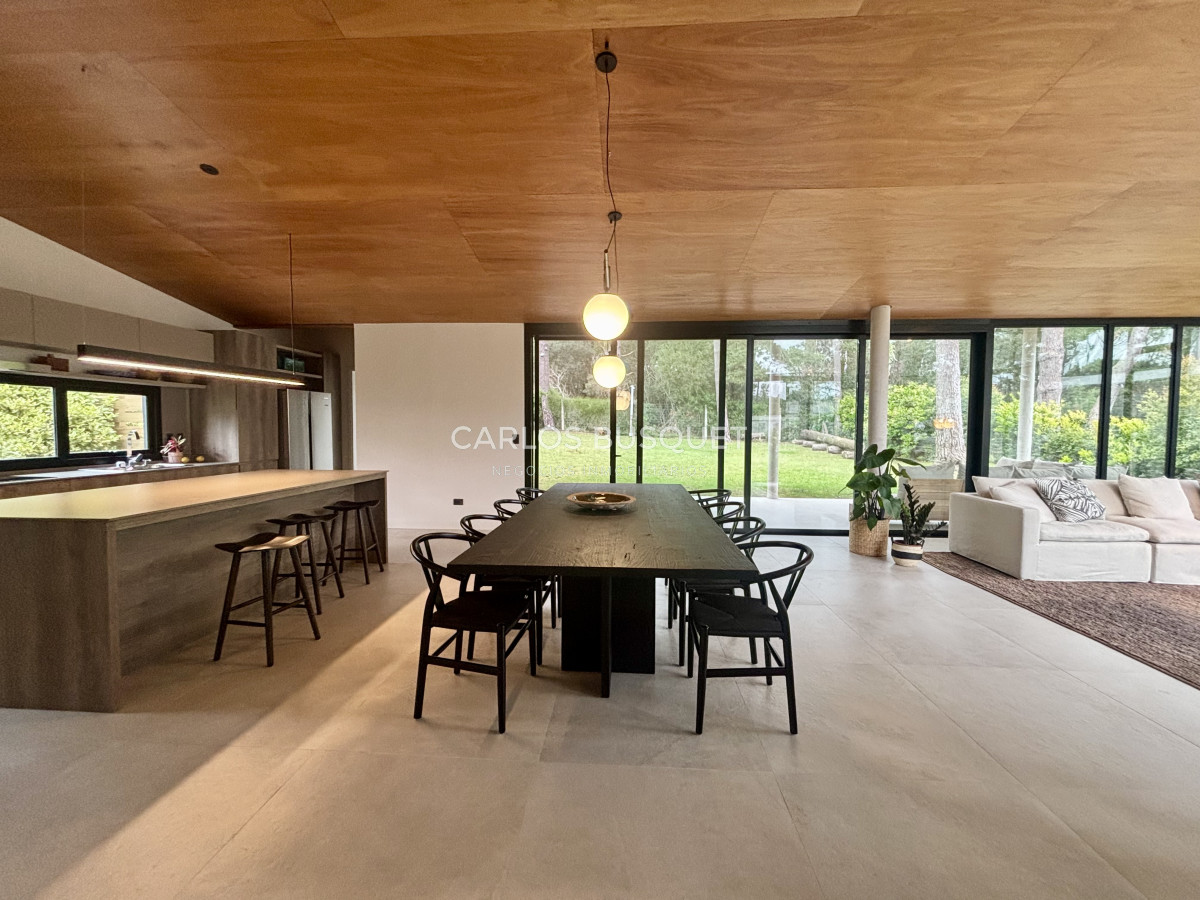 Casa ID.891 - Casa en venta de 4 dormitorios, en Rincon del Indio 