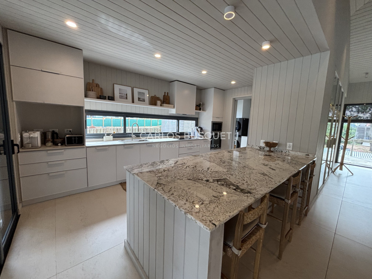 Casa ID.1655 - Casa en venta de 5 dormitorios en suite en Pinar del Faro, José Ignacio