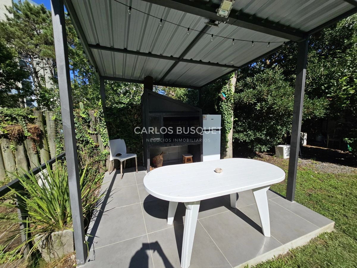 Casa ID.796 - Casa en alquiler temporal 4 dormitorios, Piscina Climatizada Punta Del Este, playa Brava 