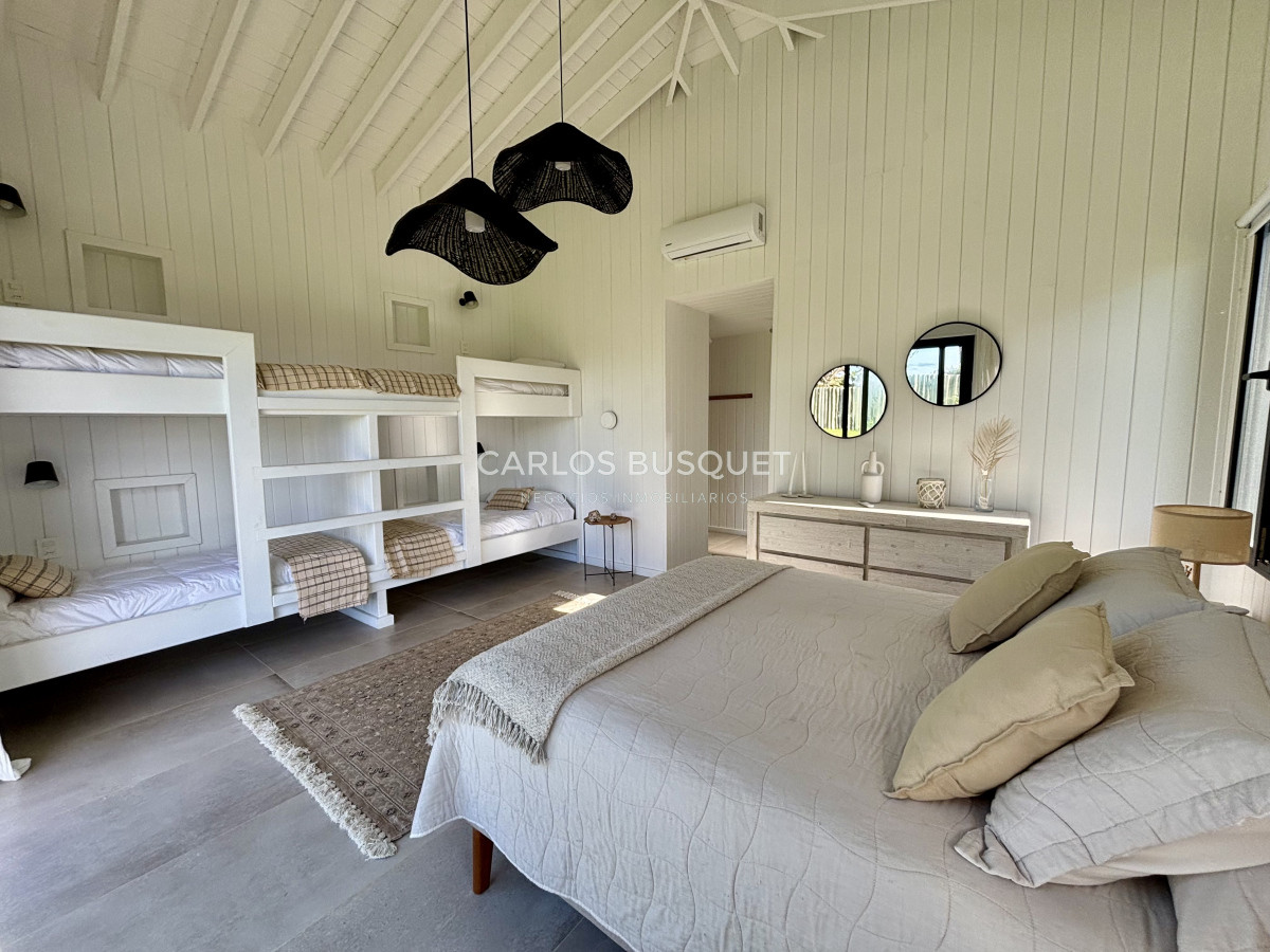 Casa ID.1035 - Casa a estrenar de 5 dormitorios en Jose Ignacio, Pinar del Faro