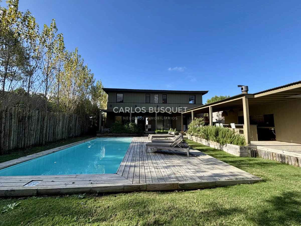 Casa ID.1034 - Casa en alquiler temporal de 4 dormitorios en Jose Ignacio, barrio cerrado Pinar del Faro