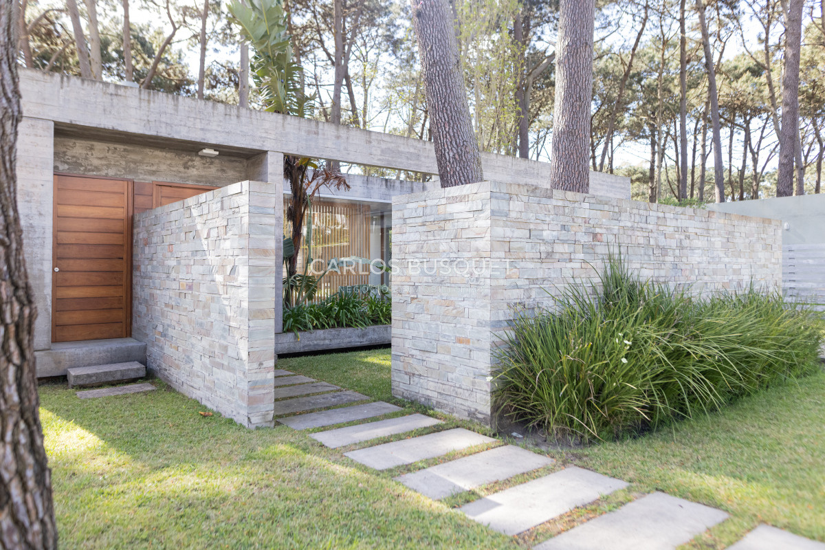 Casa ID.525 - Casa en venta de 4 dormitorios, en Rincon del Indio 