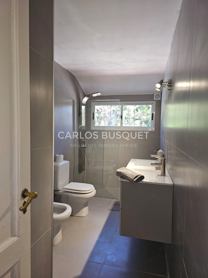 Casa ID.796 - Casa en alquiler temporal 4 dormitorios, Piscina Climatizada Punta Del Este, playa Brava 
