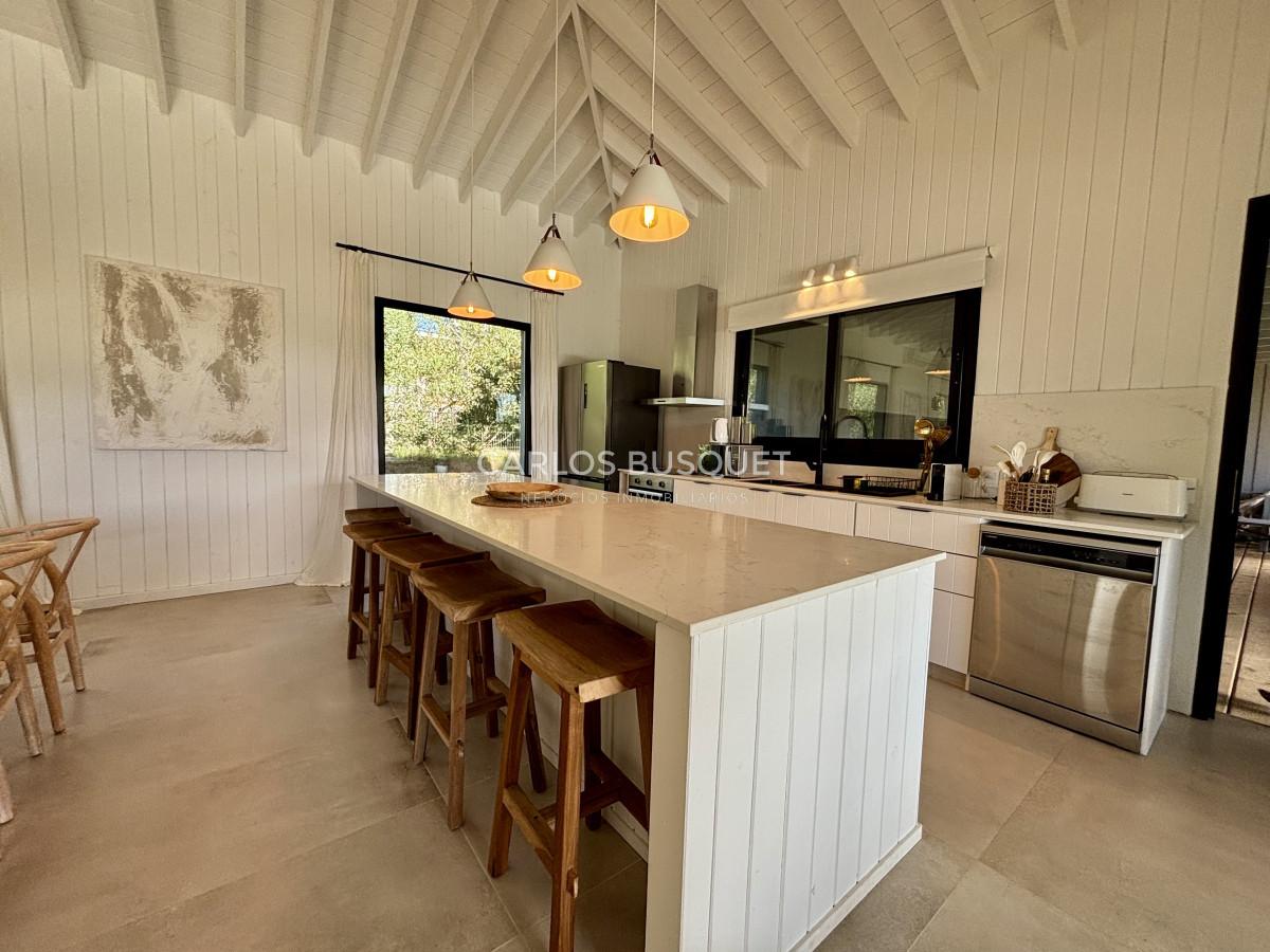 Casa ID.1035 - Casa a estrenar de 5 dormitorios en Jose Ignacio, Pinar del Faro