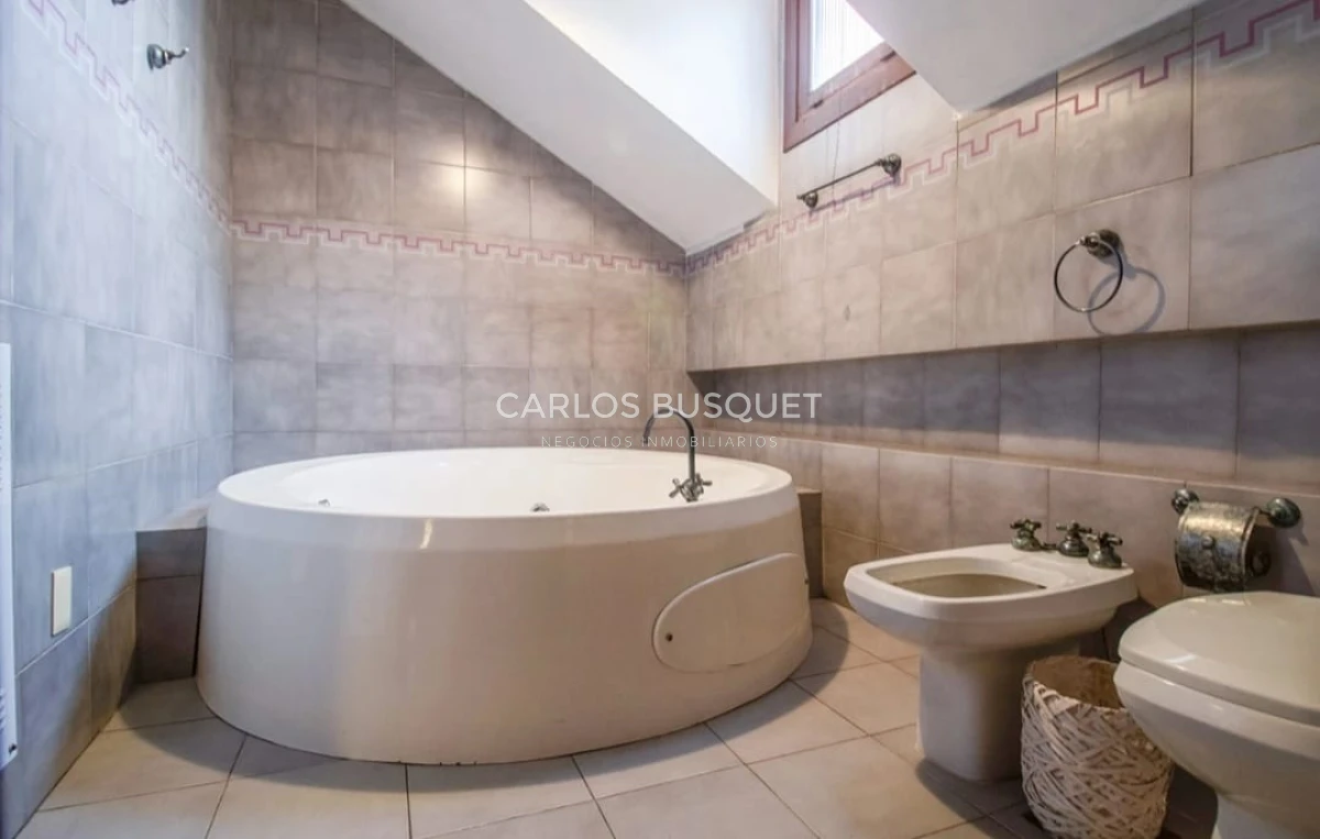 Casa ID.1297 - Espectacular mansion en barrio Berverly hills en venta Punta del este
