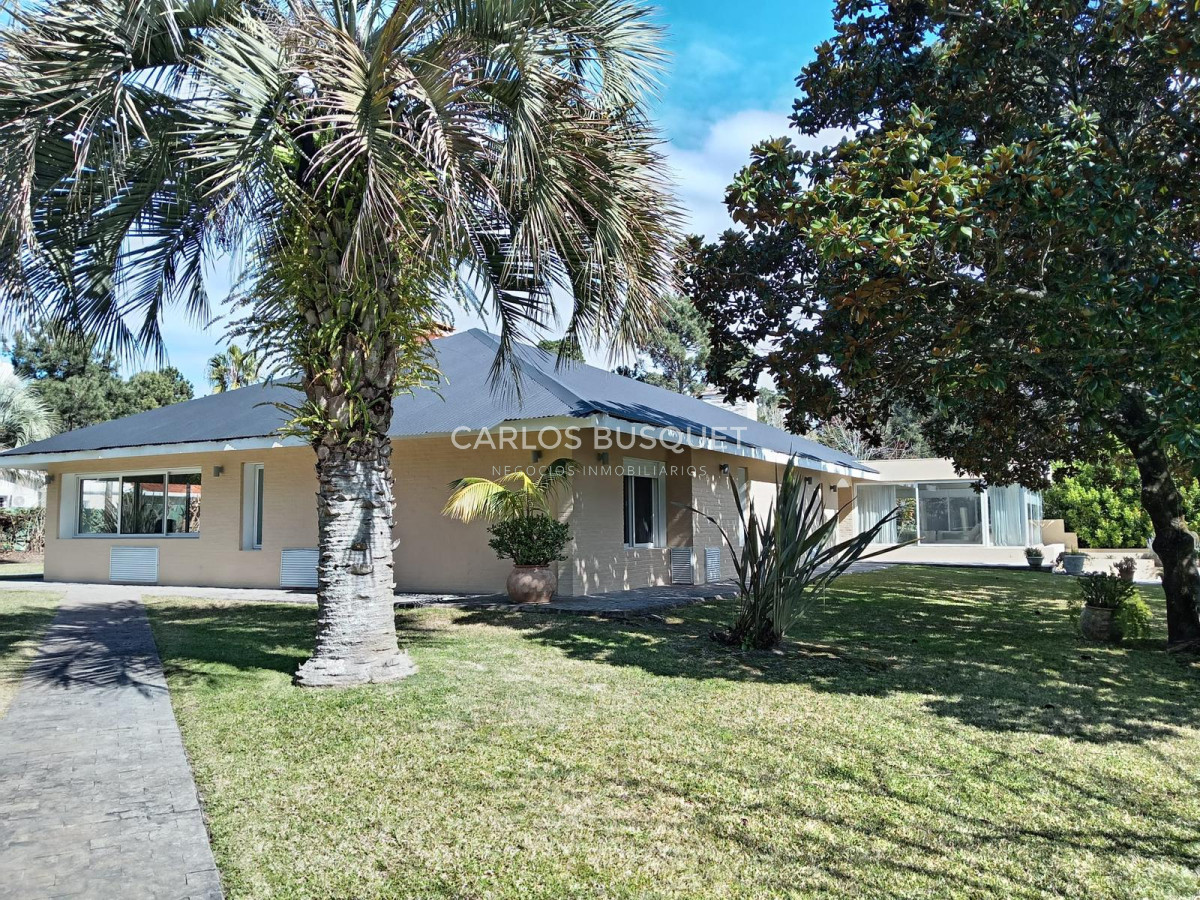 Casa ID.703 - Casa en alquiler temporal de 5 dormitorios en zona Cantegril