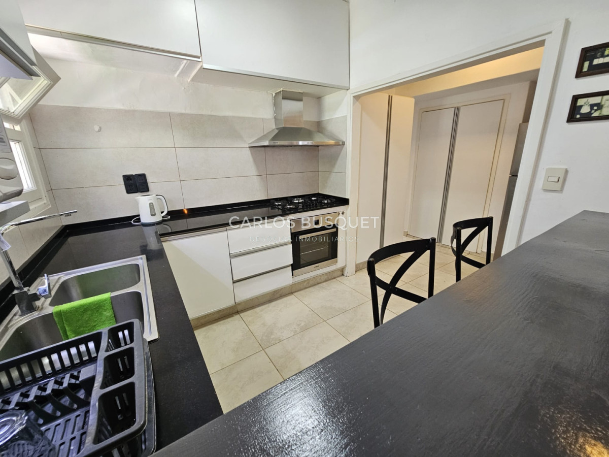 Casa ID.796 - Casa en alquiler temporal 4 dormitorios, Piscina Climatizada Punta Del Este, playa Brava 