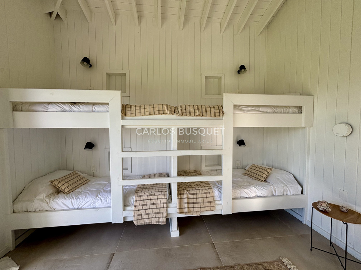 Casa ID.1035 - Casa a estrenar de 5 dormitorios en Jose Ignacio, Pinar del Faro