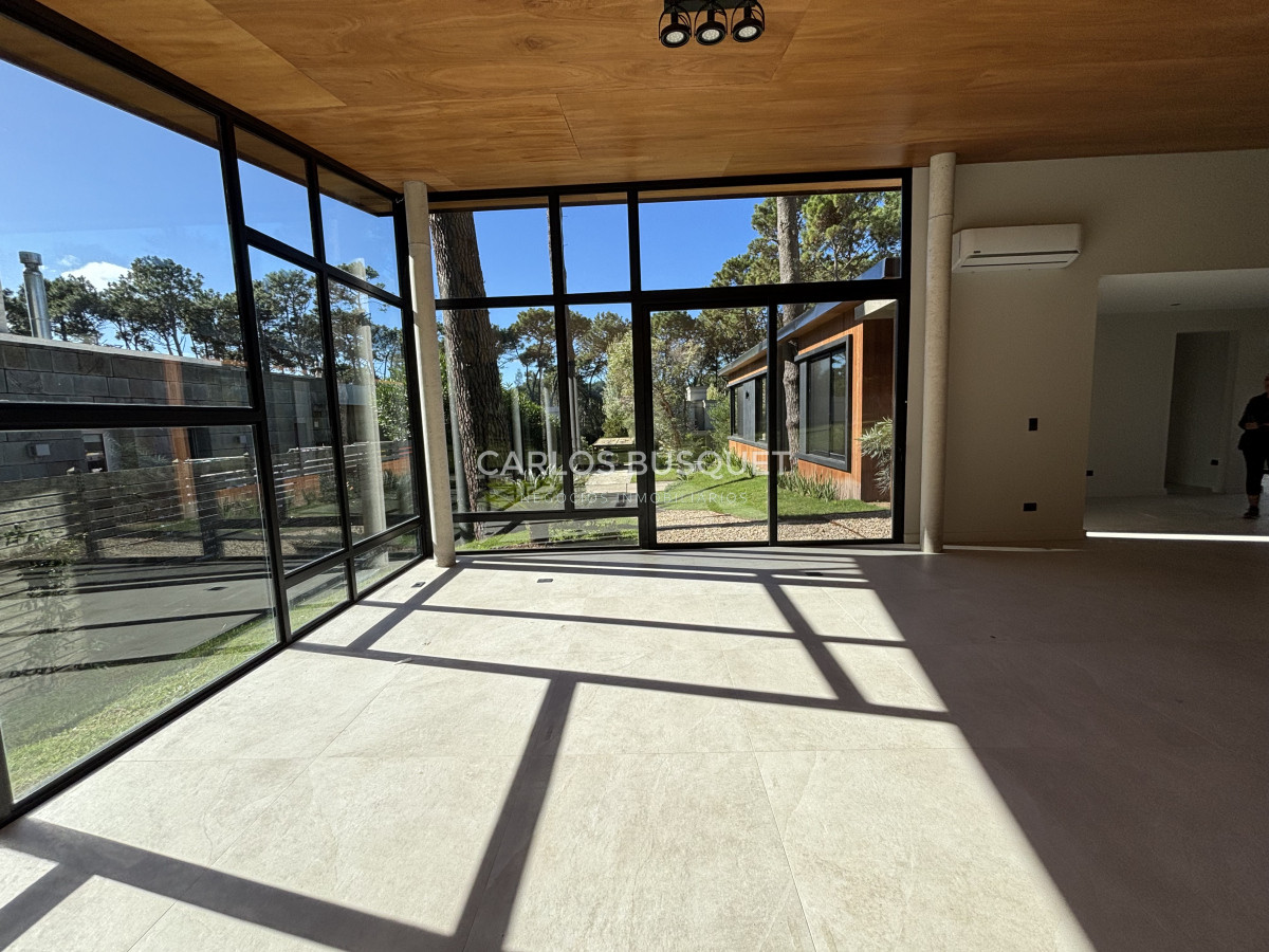 Casa ID.891 - Casa en venta de 4 dormitorios, en Rincon del Indio 