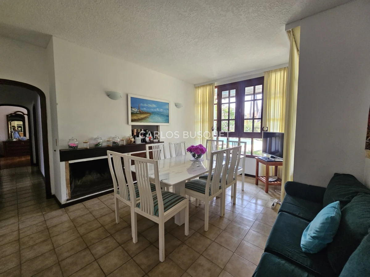 Casa ID.1513 - Gran casa en venta en zona comercial de Lugano San Rafael