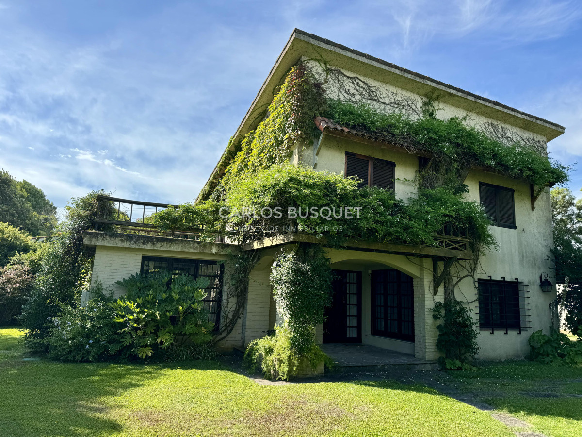 Casa ID.880 - Excelente propiedad en venta en playa mansa
