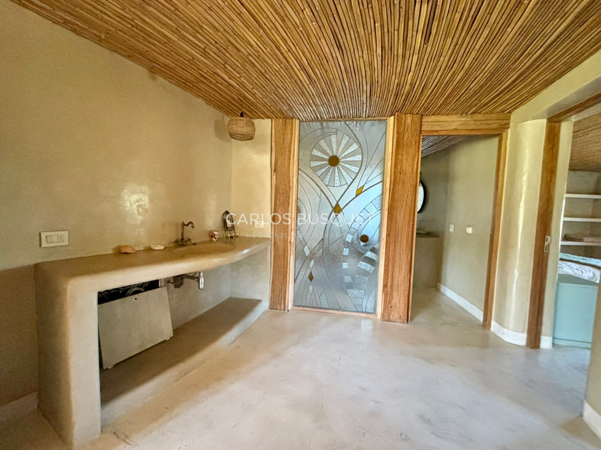 Casa ID.419 - Chacra en venta con casa de 4 dormitorios, en Camino Medellin, sobre el arroyo! 