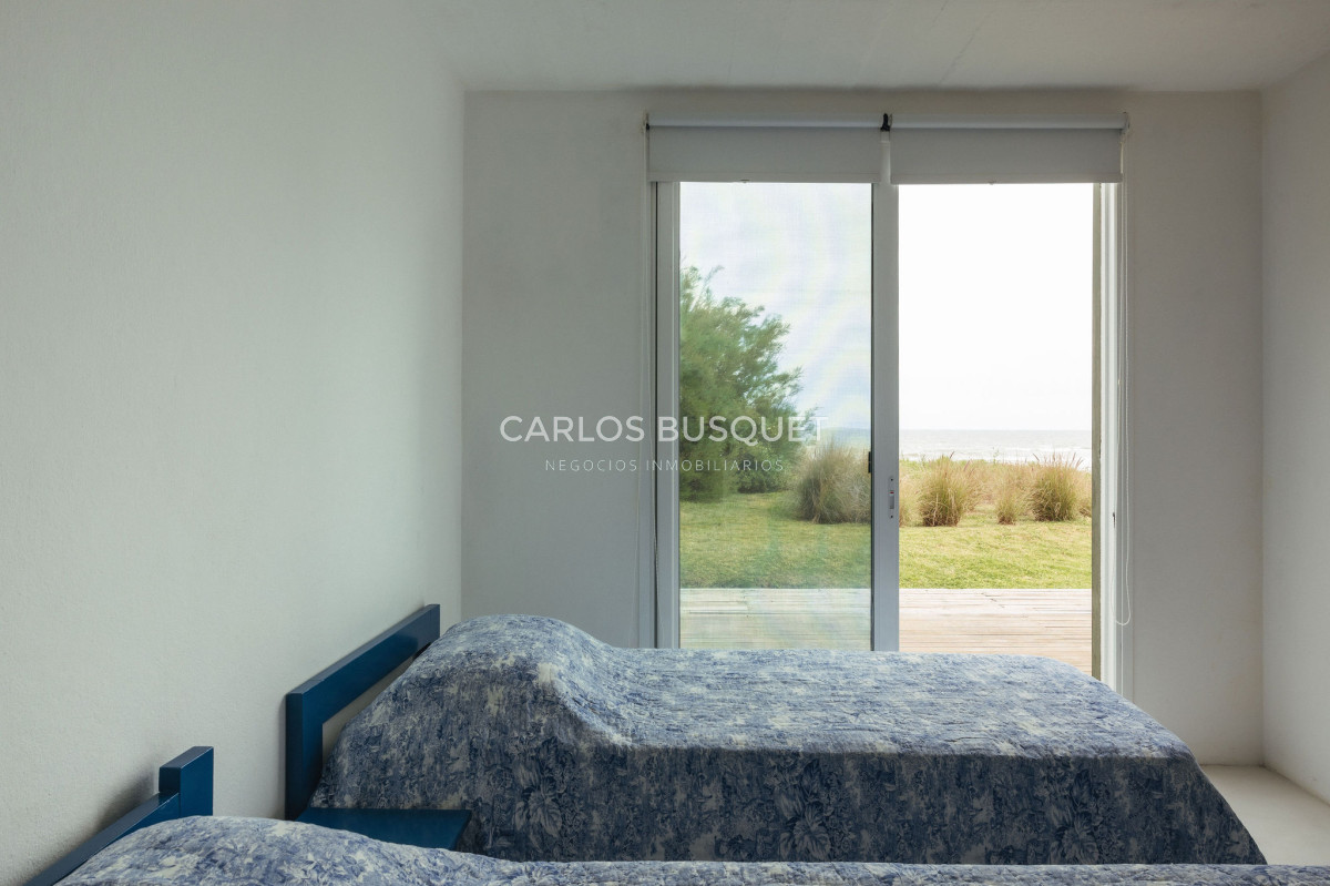 Casa ID.1219 - Casa en alquiler temporal de 4 dormitorios en La Barra, sobre el Mar