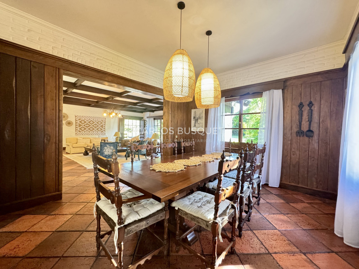 Casa ID.753 - Casa en venta de 6 dormitorios en Playa Mansa