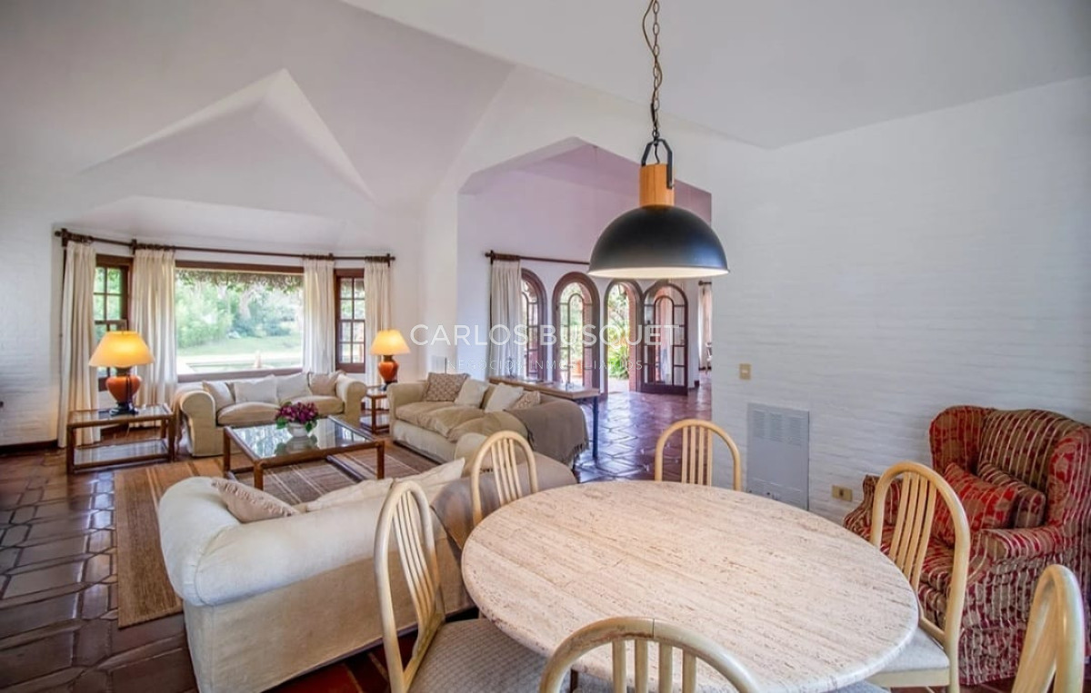 Casa ID.1297 - Espectacular mansion en barrio Berverly hills en venta Punta del este
