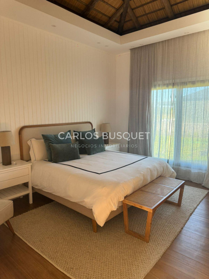 Casa ID.1646 - Venta casa de 4 dormitorios y servicio en Puerto Quetzal, La Barra