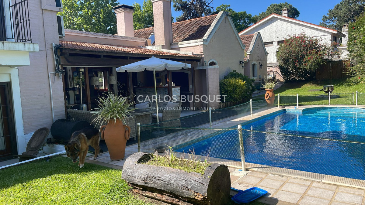 Casa ID.885 - Hermosa casa ubicada en Playa Mansa Punta Del Este