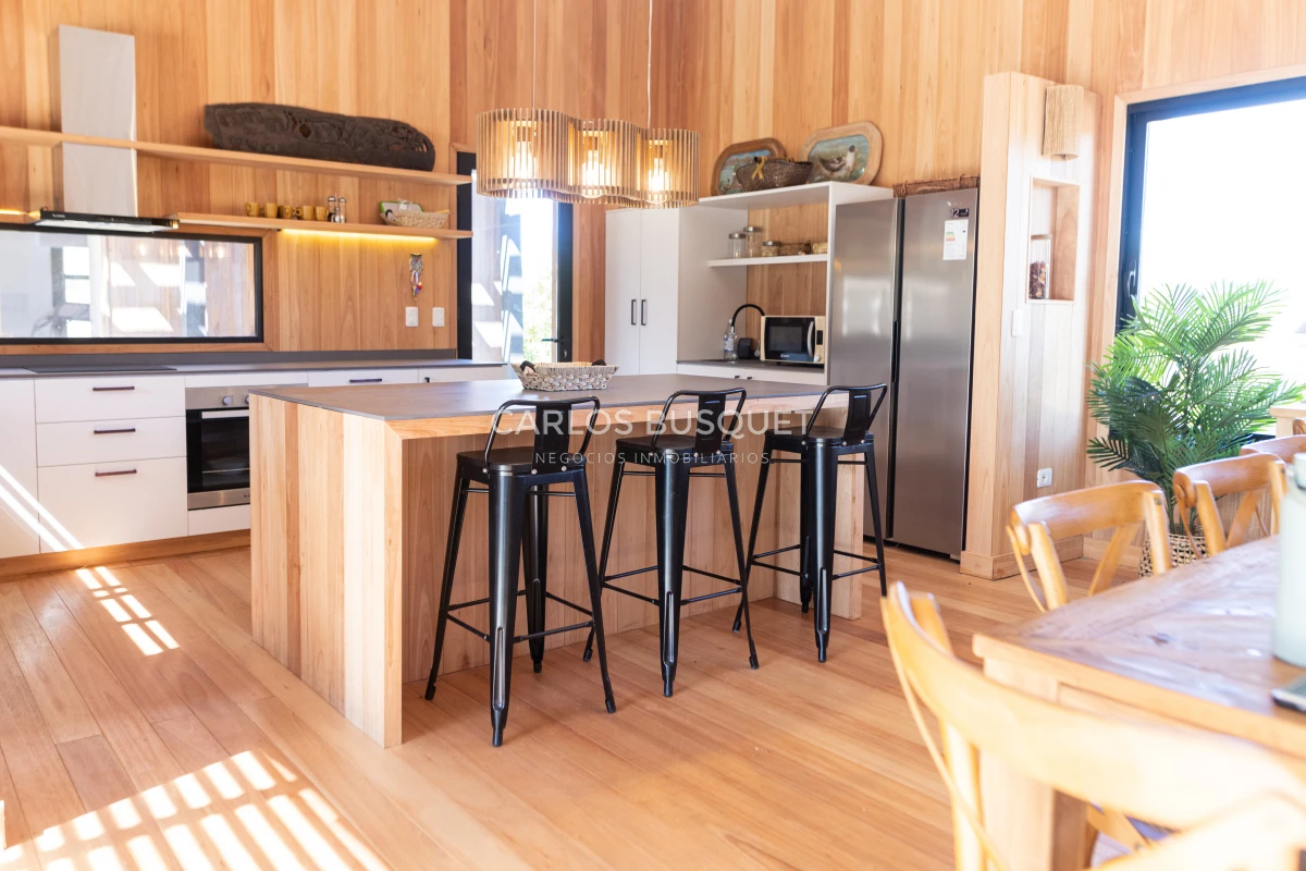 Casa ID.323 - Casa en venta de 4 dormitorios, en Jose Ignacio, Barrio Laguna Escondida