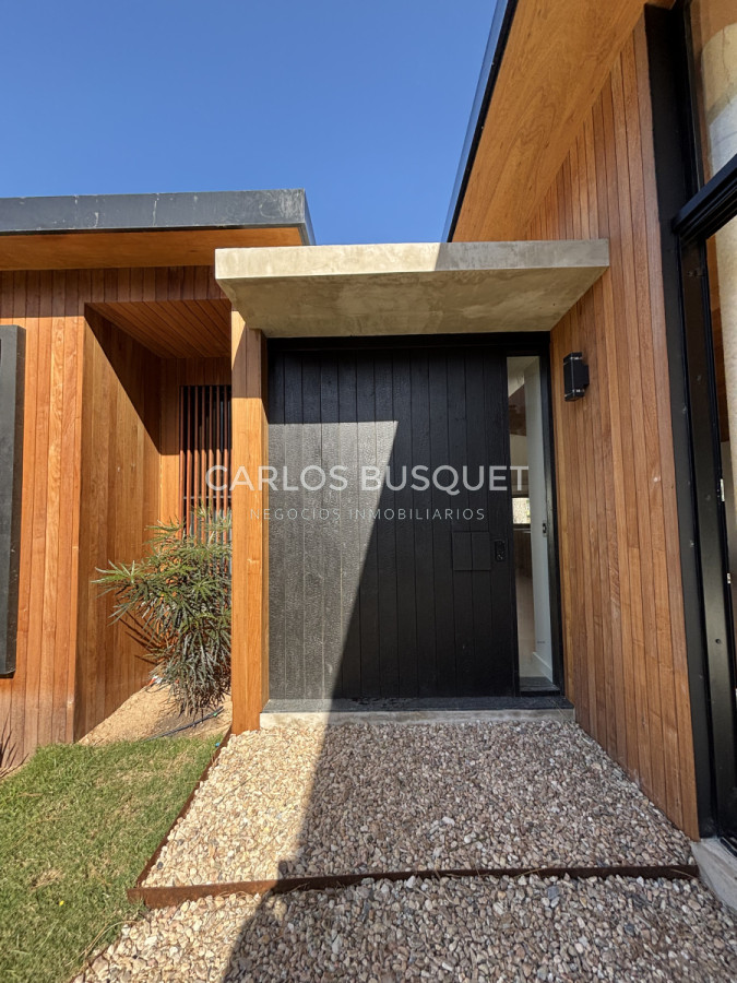 Casa ID.891 - Casa en venta de 4 dormitorios, en barrio cerrado, Rincon del Indio 