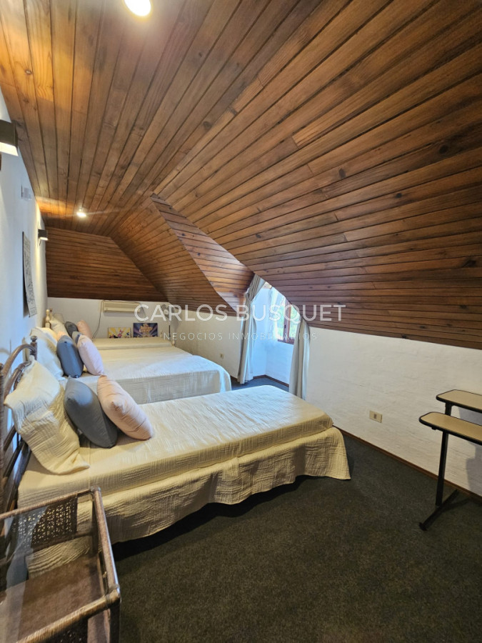 Casa ID.1513 - Gran casa en venta en zona comercial de Lugano San Rafael