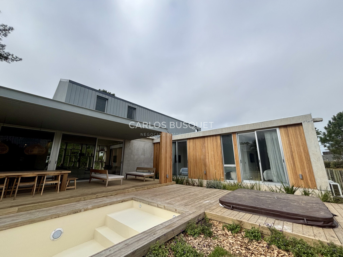 Casa ID.1188 - Casa en venta de 5 dormitorios en Pinar del Faro, Jose Ignacio
