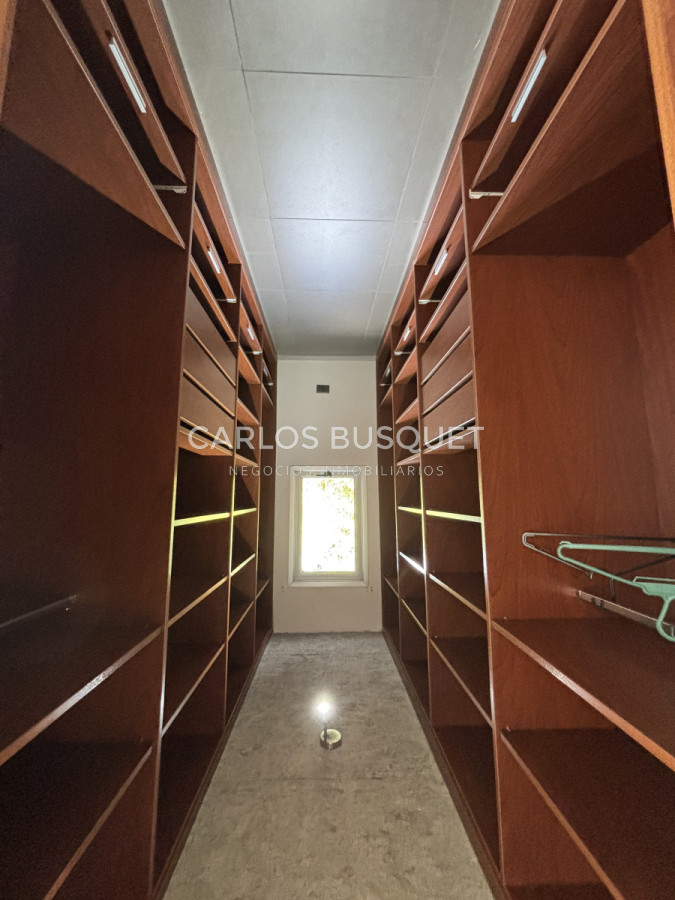 Casa ID.994 - Casa en venta de 4 dormitorios, en La Residence, Punta del Este