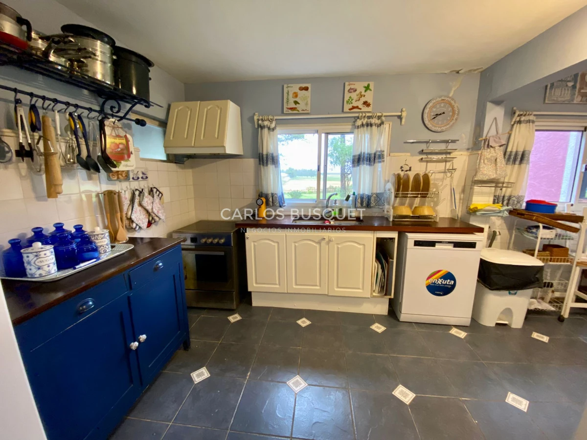 Casa ID.399 - Venta Chacra de 5 hectáreas con casa de 6 dormitorios, en Camino Medellin