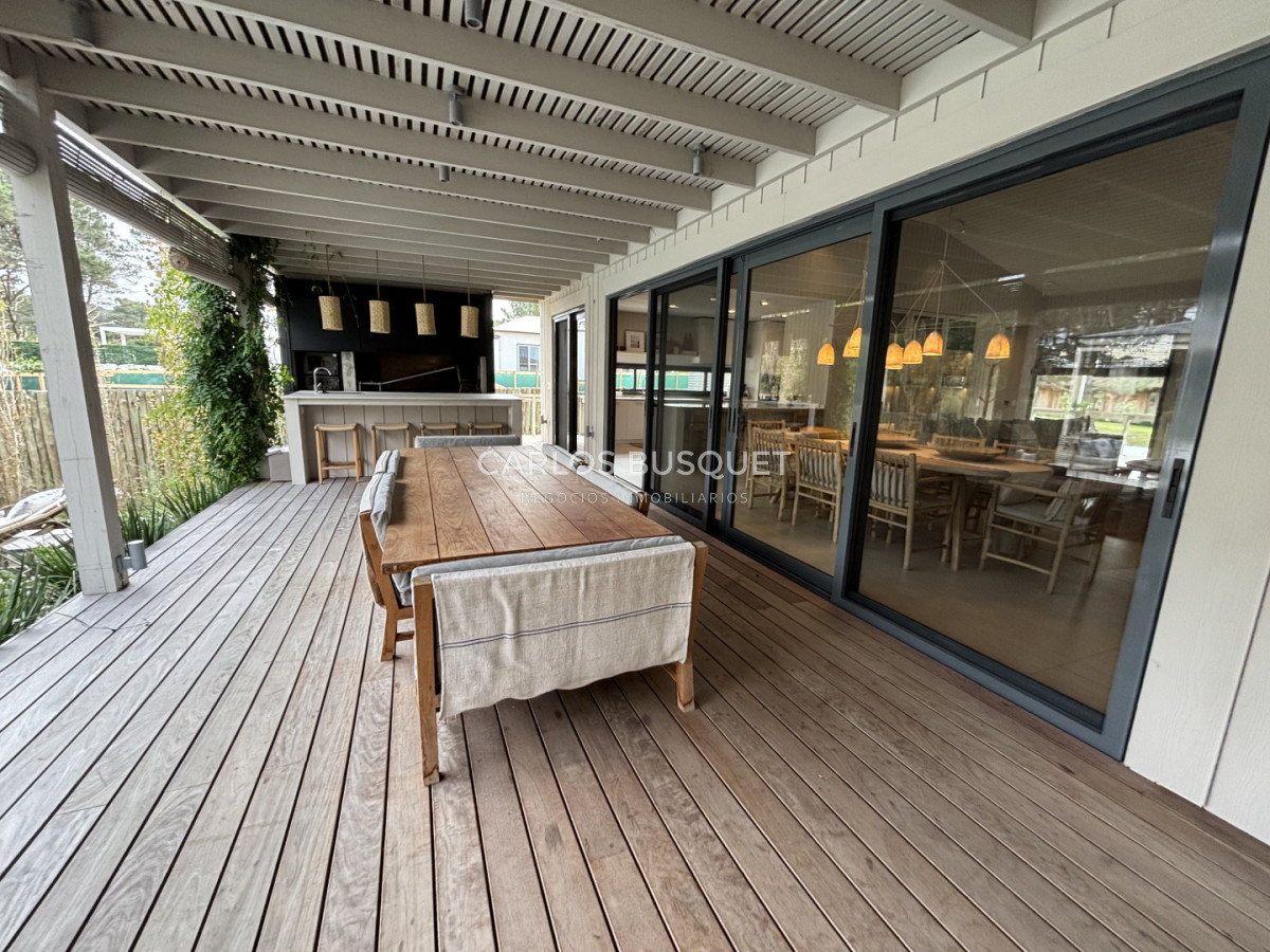 Casa ID.1655 - Casa en venta de 5 dormitorios en suite en Pinar del Faro, José Ignacio