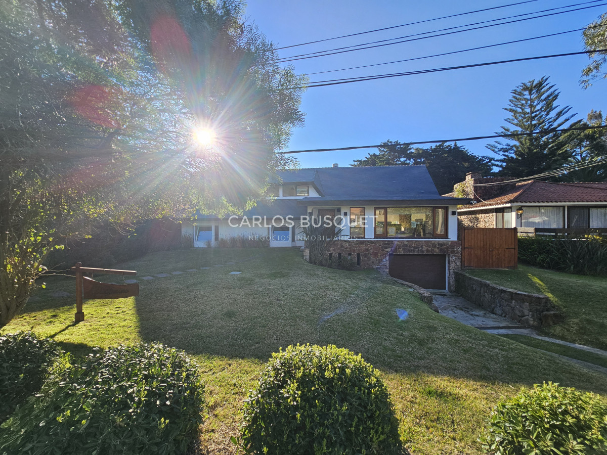 Casa ID.1306 - Espectacular casa en venta en Barrio Lugano Punta Del Este 4 dormitorios