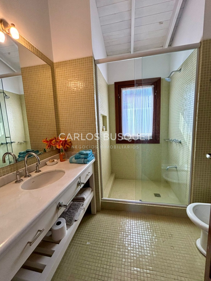 Casa ID.742 - Casa en alquiler temporal de 4 dormitorios en La Barra 